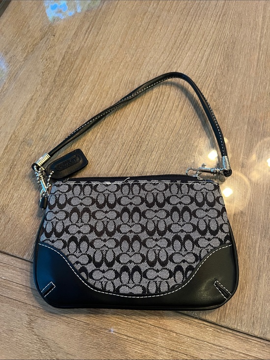 Coach Handbags - Coach Black and Gray Signature Jacquard Wristlet barely used